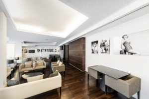 Porto polecane tanie dobre i sprawdzone pensjonaty hoteliki guesthausy hotele pensjonat hotel schroniska noclegi gdzie spać<script async src=