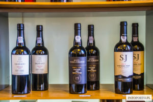 Wino Porto opis rodzaje gatunki informacje cena region winnice produkcja historia<script async src=
