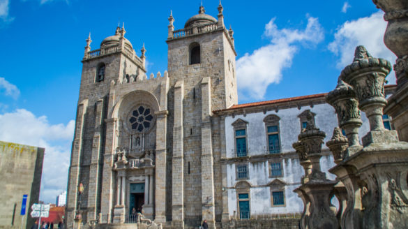 Porto Katedra Se w Porto Sé do Porto polski przewodnik kościół najświętszej marii Panny Oporto zwiedzanie historia zdjęcia fotografie terreiro da se zabytki i atrakcje turystyczne Portugalia