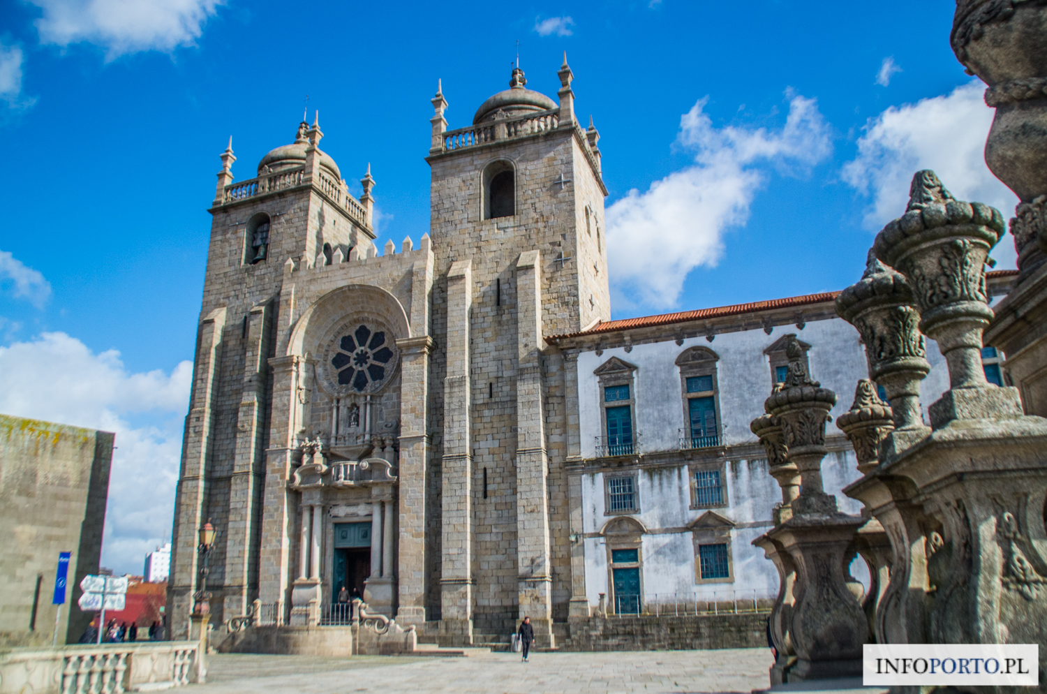 Porto Katedra Se w Porto Sé do Porto polski przewodnik kościół najświętszej marii Panny Oporto zwiedzanie historia zdjęcia fotografie terreiro da se zabytki i atrakcje turystyczne Portugalia