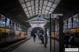 Sao Bento Porto stacja kolejowa dworzec kolejowy São Bento św Benedykta zabytki i atrakcje turystyczne w Porto Oporto zdjęcia fotografie photo pociągi